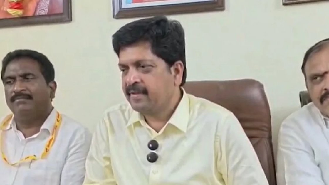 పేర్ని నానిని బందరు ద్రోహిగా అభివర్ణించిన కొల్లు రవీంద్ర