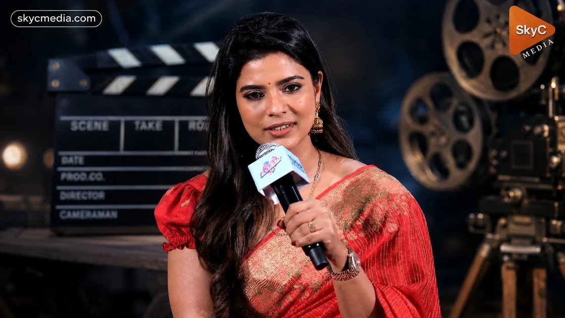 విజయ్ రాజకీయం అజిత్ గ్యాప్ పై ఐశ్వర్య షాకింగ్ కామెంట్స్
