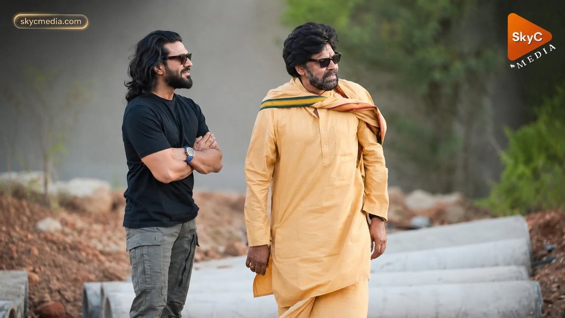 అమరావతిలో డిప్యూటీ సీఎం పవన్ తో రామ్ చరణ్ భేటీ