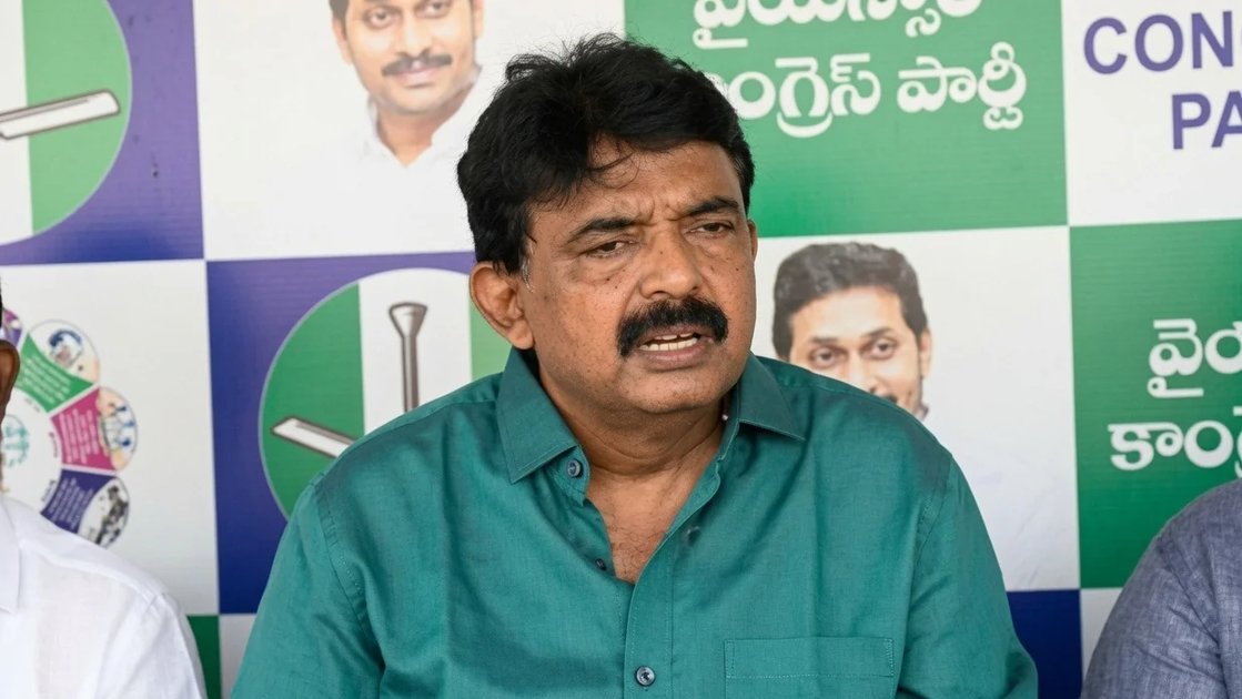 కానిస్టేబుల్ కొడుకునన్న పవన్ హామీలు ఏమయ్యాయని నిలదీత