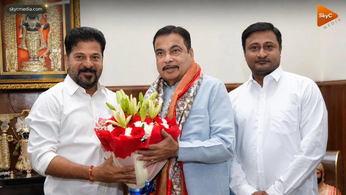 ఢిల్లీలో నితిన్ గడ్కరీతో సీఎం రేవంత్ రెడ్డి భేటీ